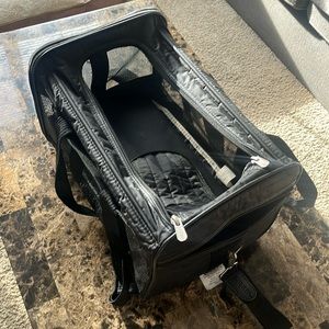 SHERPA PET CARRIER ORIGINAL DELUXE MEDIUM